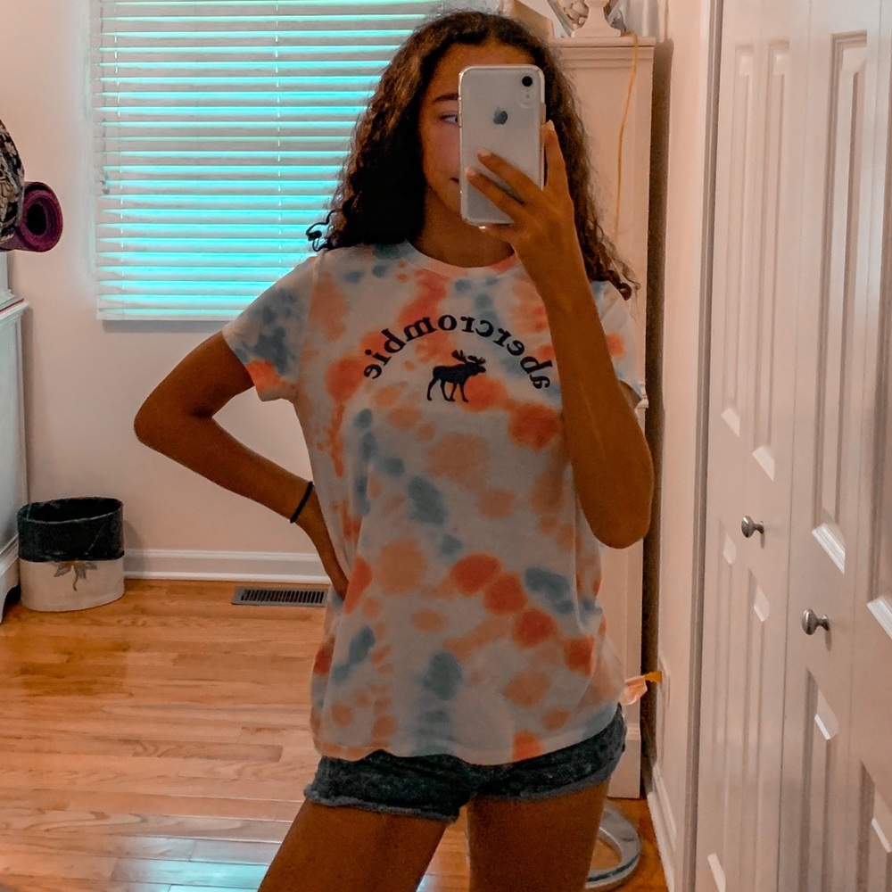red, white, and blue Abercrombie Kids t-shirt